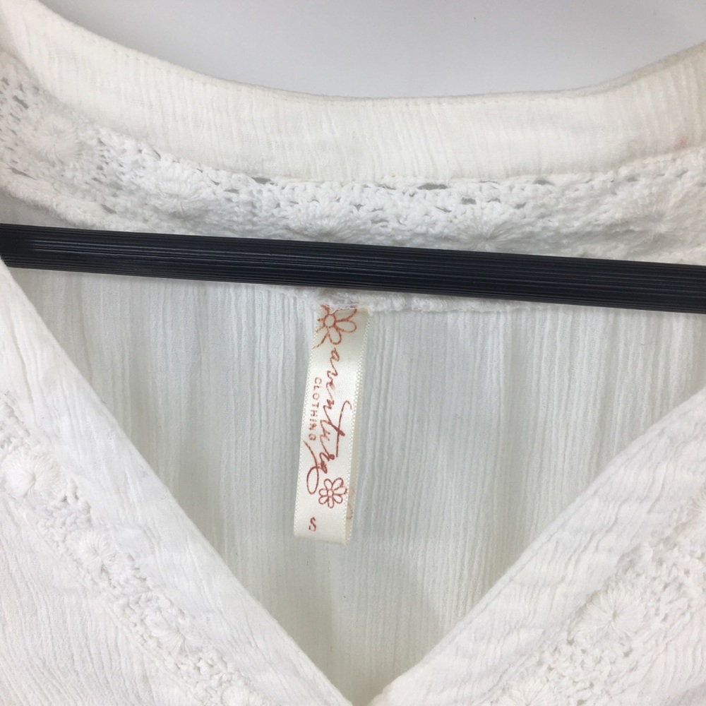 Aventura White Crocheted Top - Picture 3 of 9